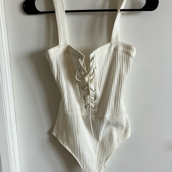 NWT off white bodysuit with ties - Picture 1 of 6
